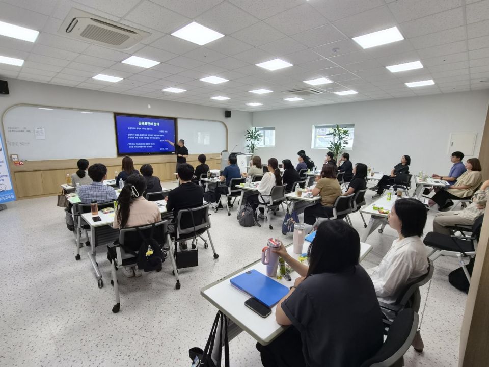 20260624_청각장애인통역사 보수교육 오전강의(3).jpg