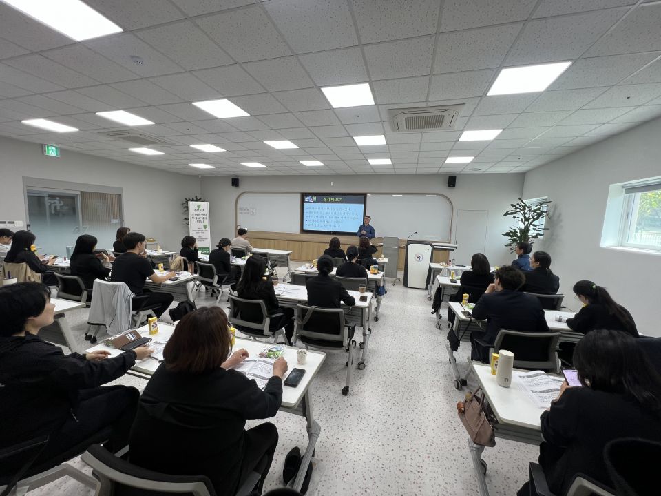 20260429_수어통역사 보수교육 오전강의(6).jpg