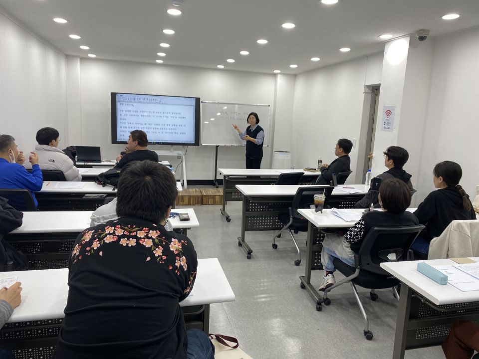 23.3.25.한국수어통역_현영옥 (1).jpg