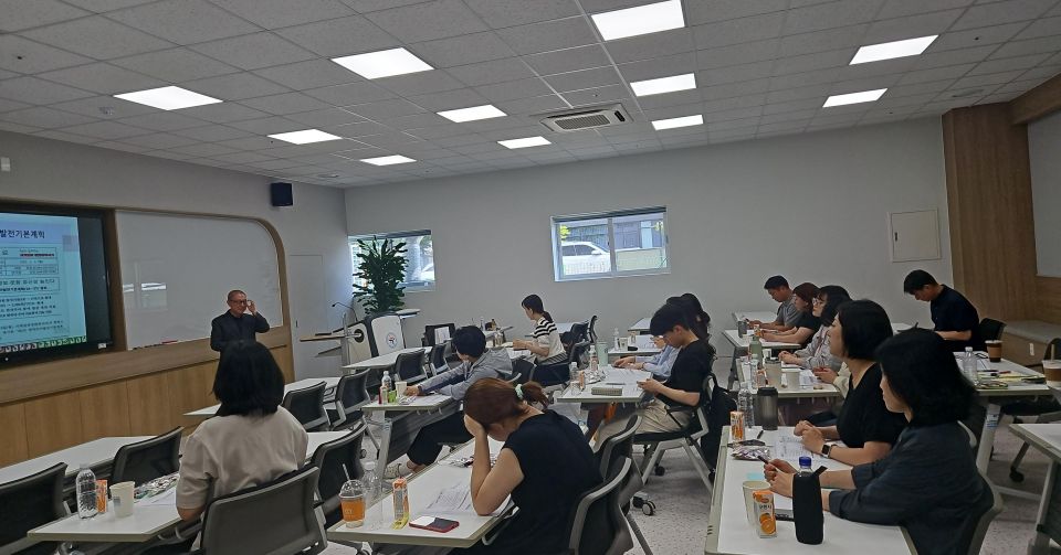 농인 복지의 정책과 과제_김철환 (4).jpg