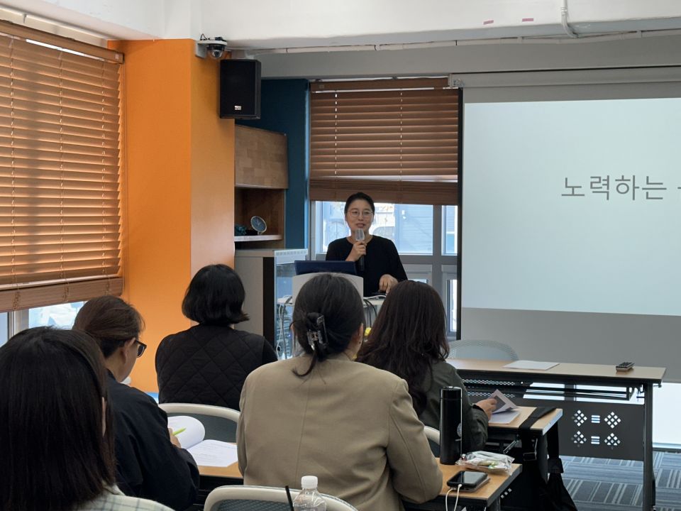 2023넌 수어통역사 양성교육_교육사진_음성통역기법_김수년 (3).jpg