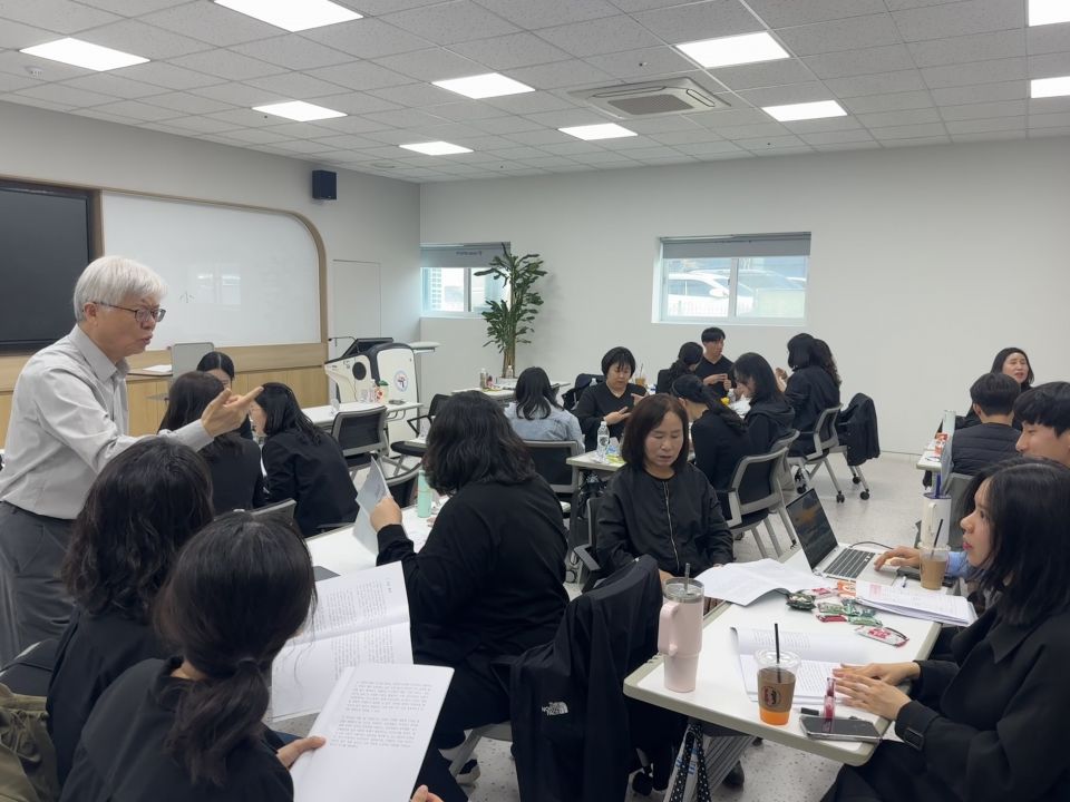 20260415_수어통역사 보수교육 오후강의_조별활동(1).jpg