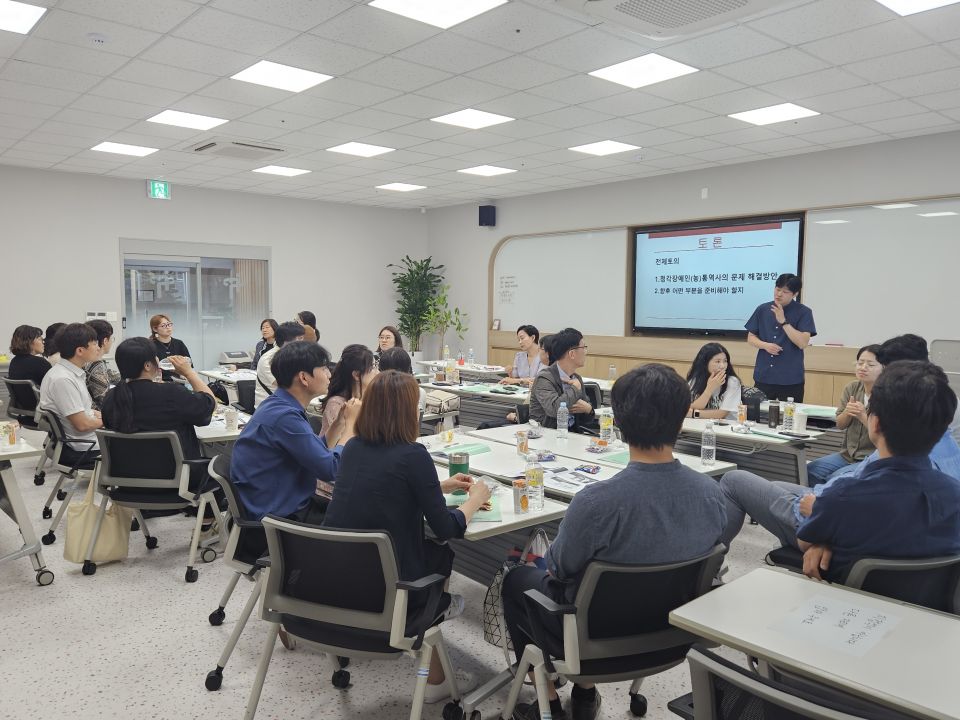 청각장애인통역사의 현재와 미래_김태욱 (13).jpg